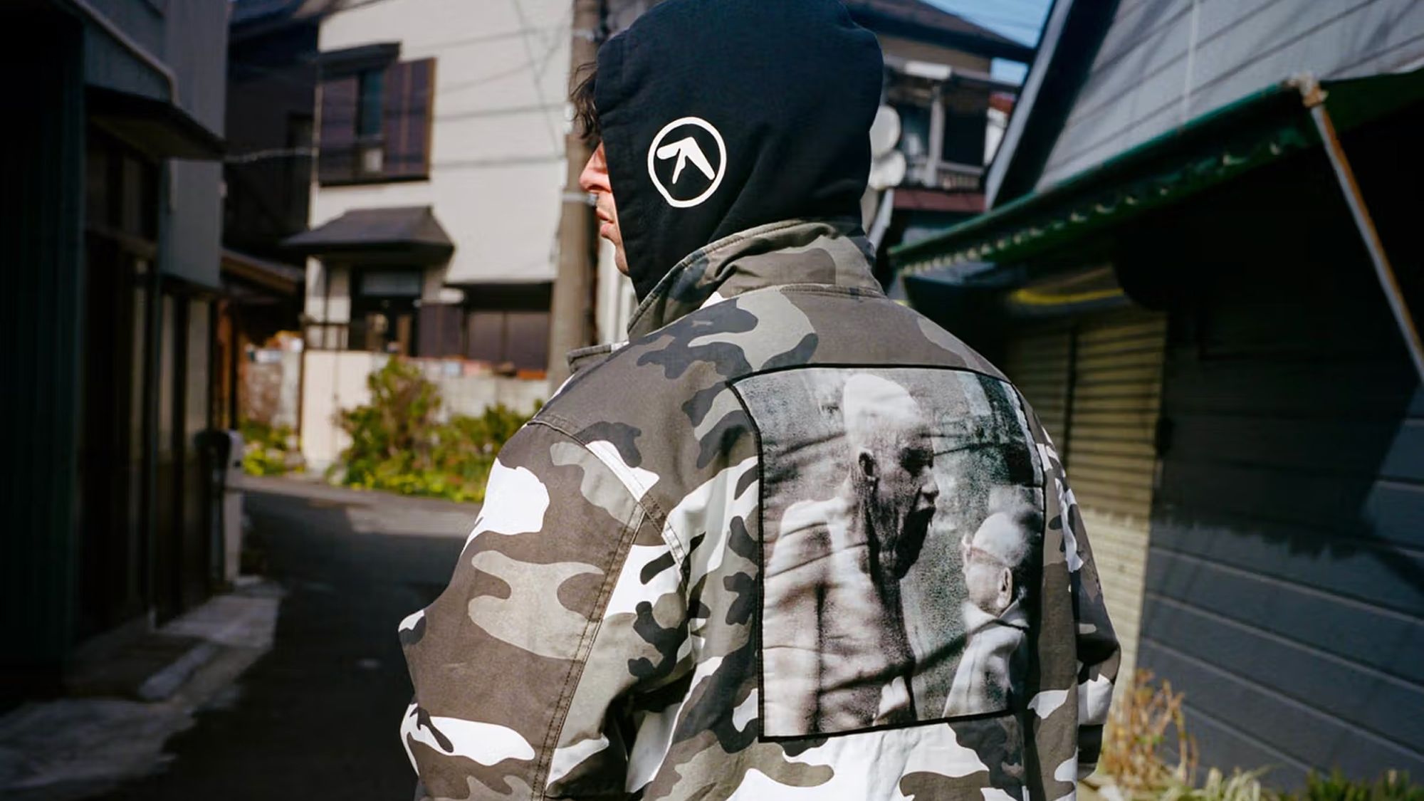 シュプリームがエイフェックス・ツインとコラボしたカプセル