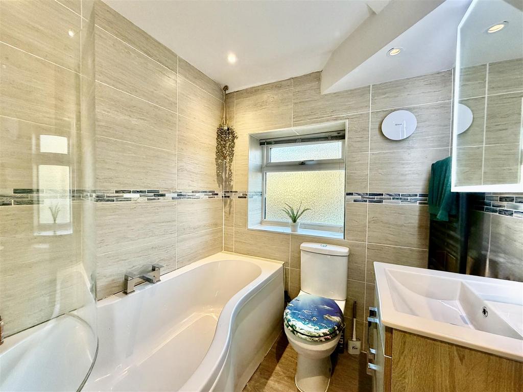 Oakes Avenue, Brockholes HD9 3 bed end of terrace house for sale