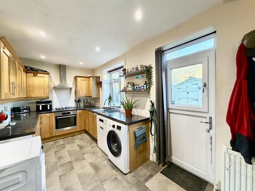 Oakes Avenue, Brockholes HD9 3 bed end of terrace house for sale