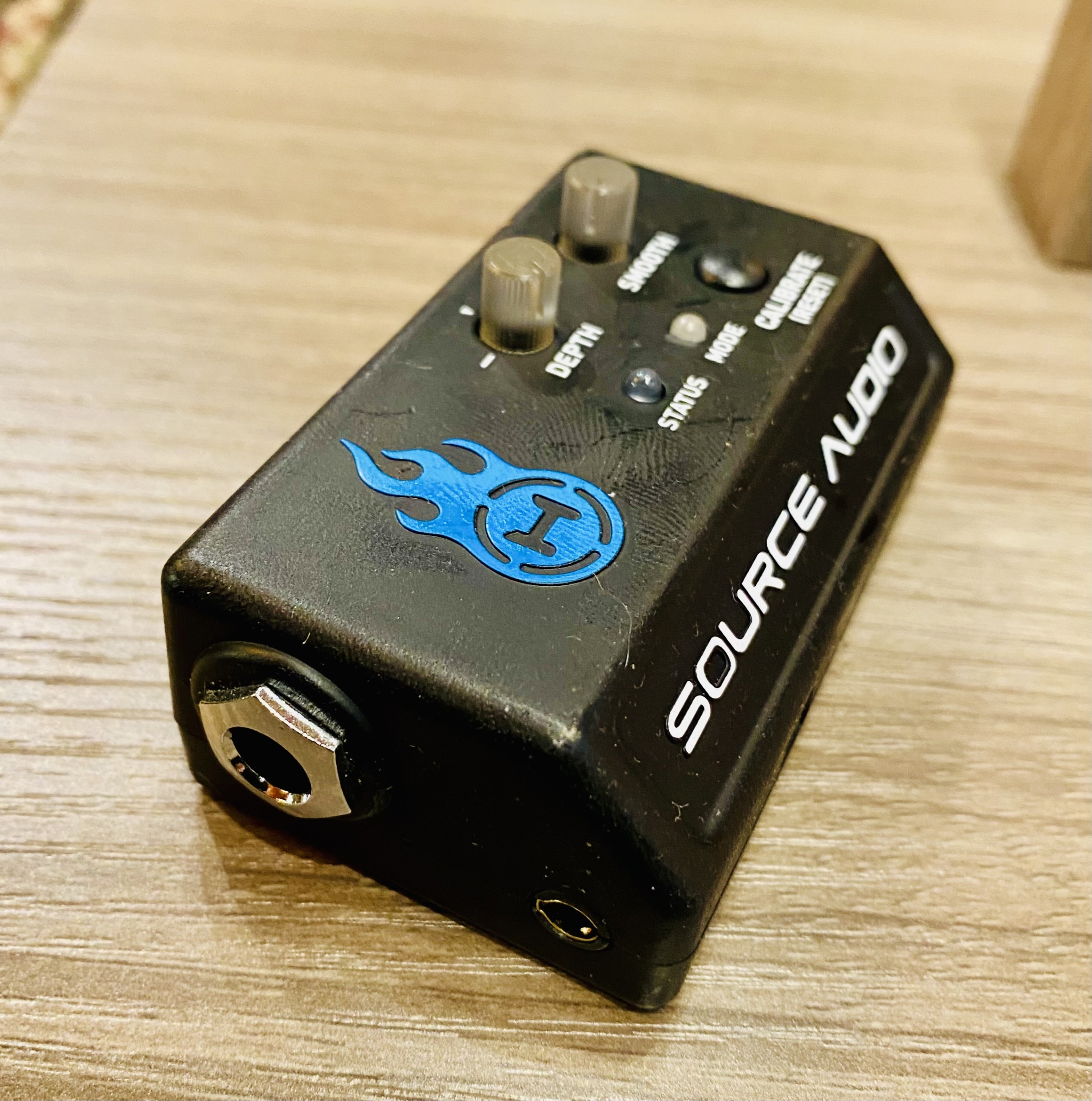 SOURCE AUDIO HOT HAND 3 UNIVERSAL WIRELESS EFFECTS CONTROLLER W/BOX