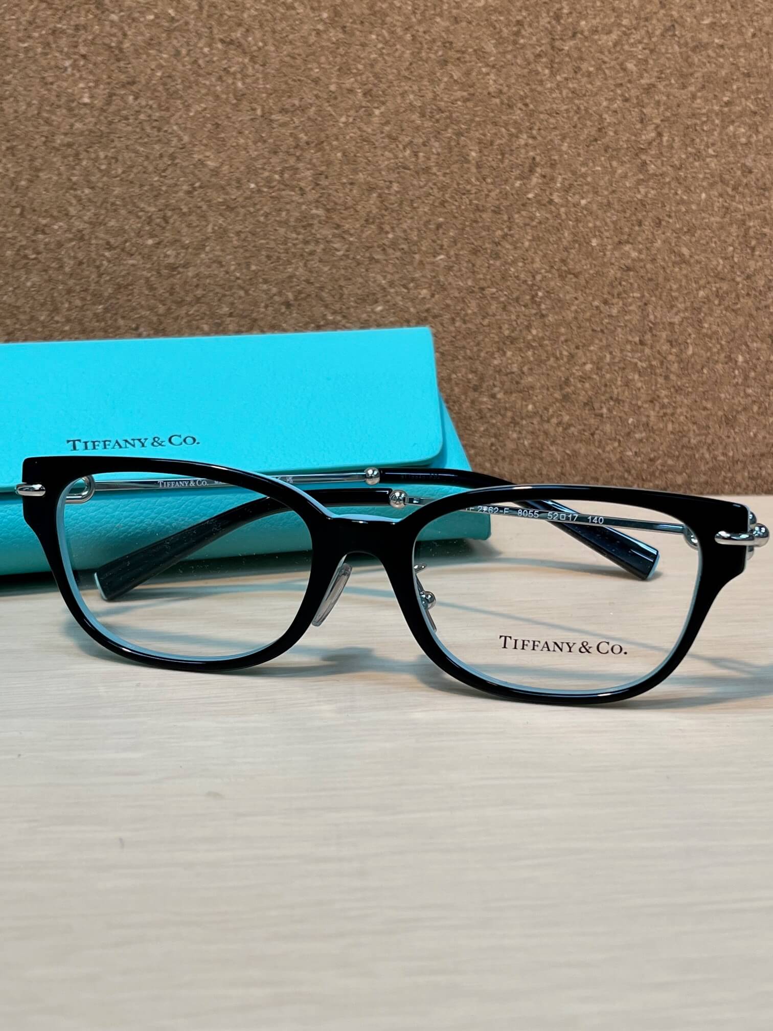 ティファニーのメガネ TF2262F：洗練されたデザインと快適な掛け心地