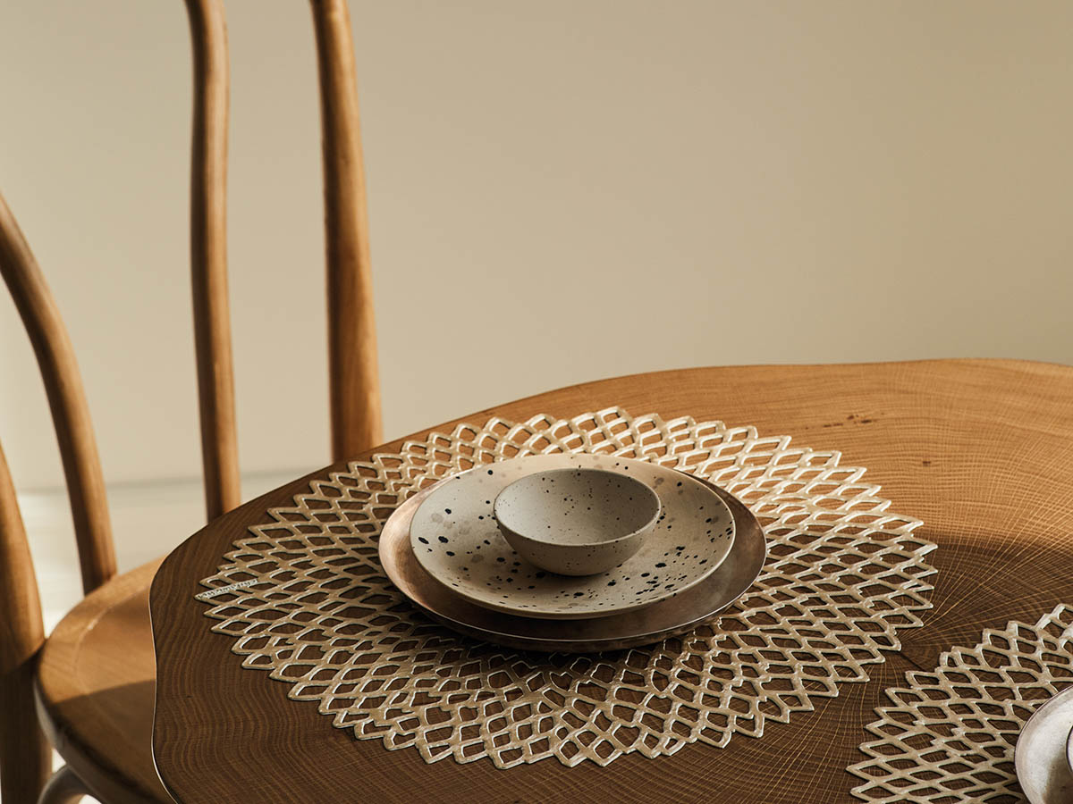 チルウィッチ ダリア ランチョンマット｜大輪のダリアを模った