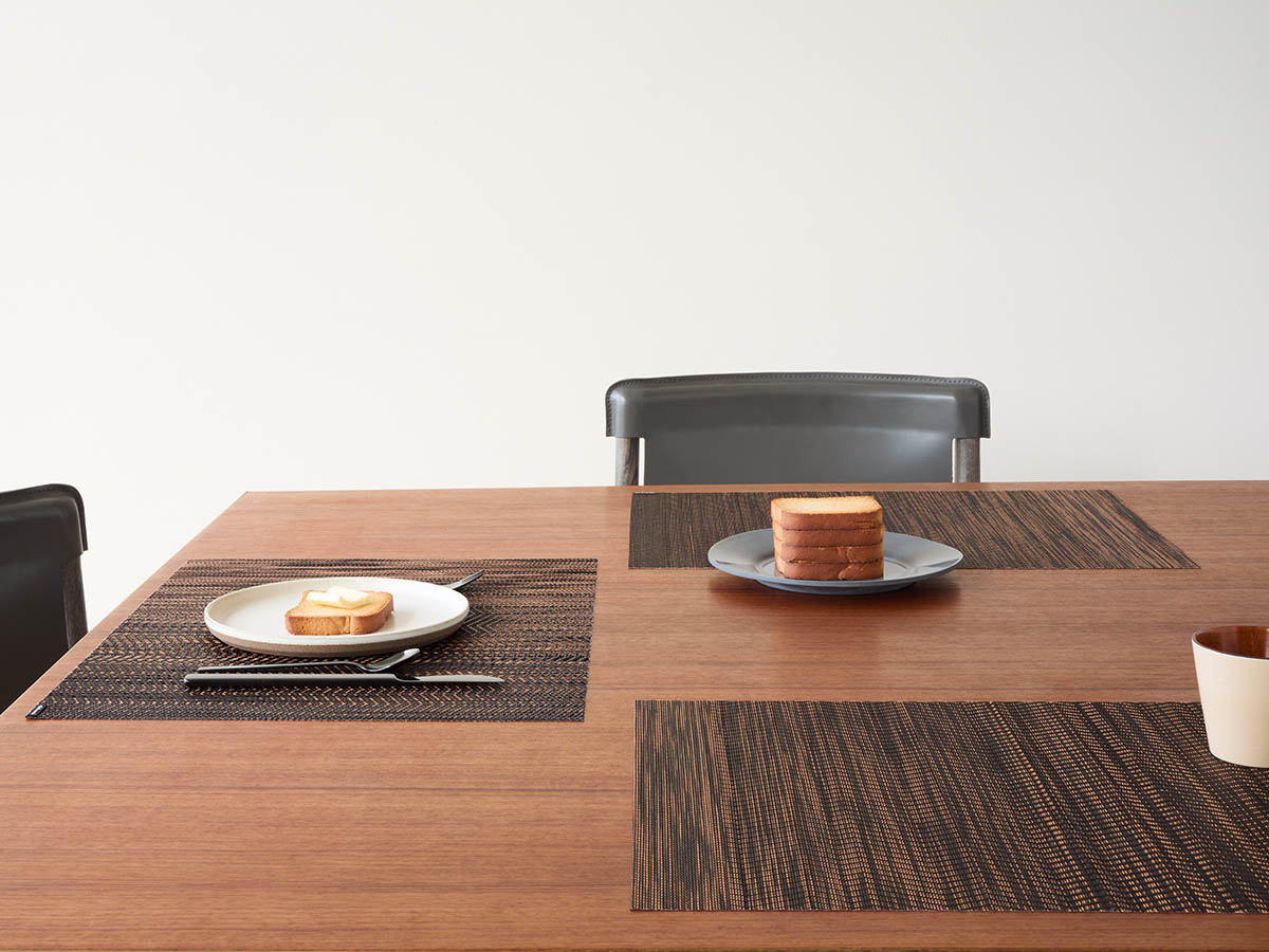 チルウィッチ ランチョンマット・ウェーブ｜茶黒の北欧の波模様