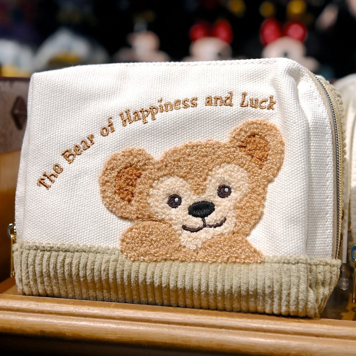 キャップ・ポーチ・バッグ・スマートフォンケースが登場！ダッフィーの