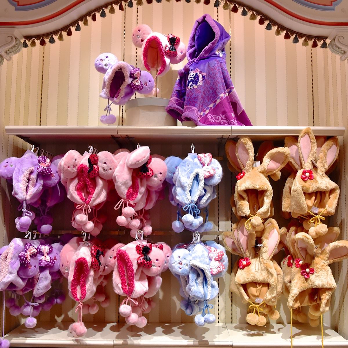 すっぽりかぶれてあったかかわいい☆ディズニーランドのカラフルミニー