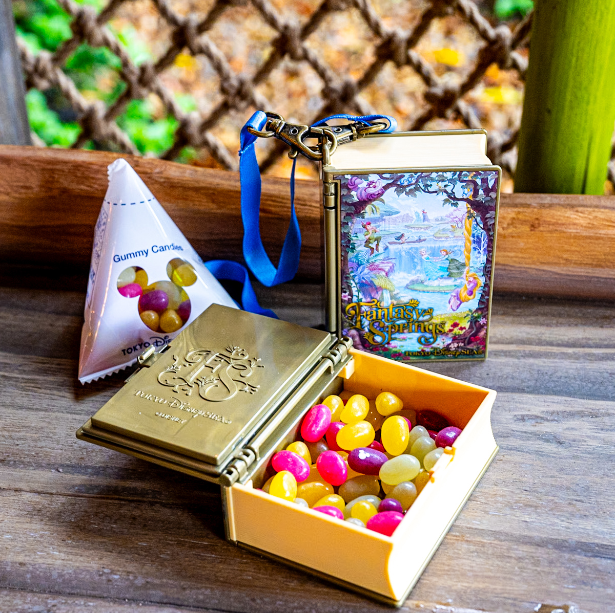 おしゃれな本型！東京ディズニーシー／ファンタジースプリングス ミニ