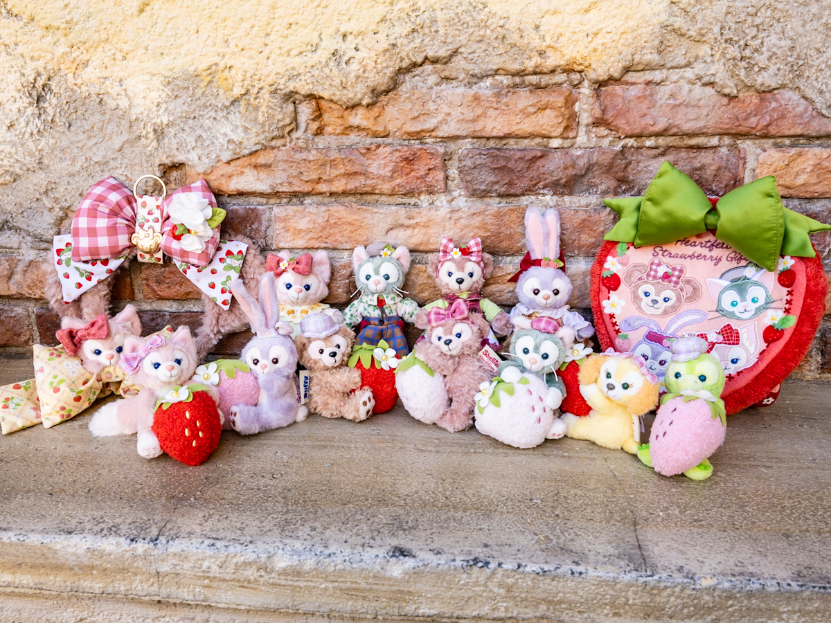 いちごを抱えた姿もかわいい！