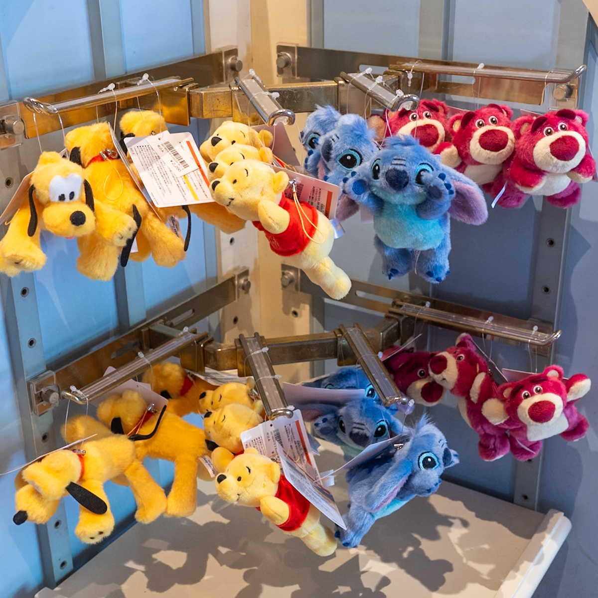 スティッチ、プルート、くまのプーさん、ロッツォ！東京