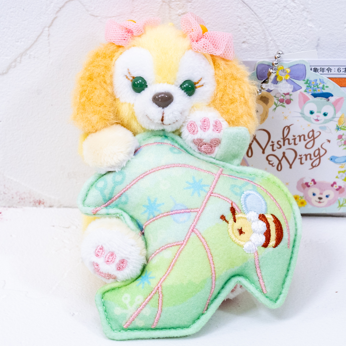 落ち葉を抱えた7人！東京ディズニーシー“ダッフィー＆フレンズの