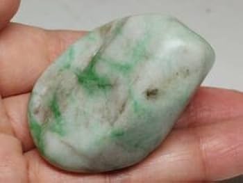Amazon.co.jp: 白緑 82g (k) 翡翠 原石 ヒスイ 鉱物 鑑賞石 糸魚川