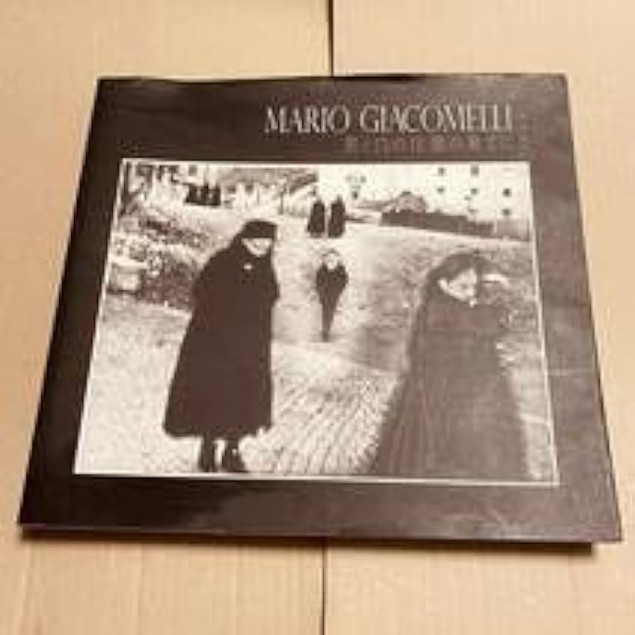 Amazon.co.jp: マリオ・ジャコメッリ 写真集 黒と白の往還の果てに