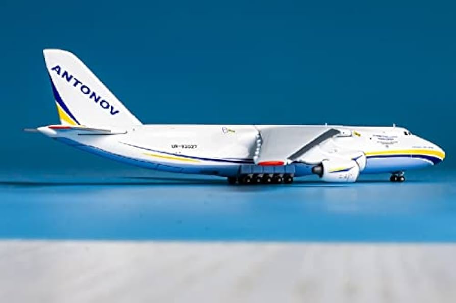 Amazon | GeminiJets 1/400 完成品 ANTONOV cargo An-124-100M UR