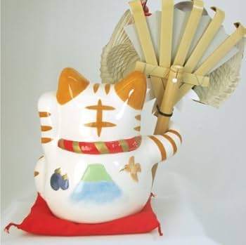 Amazon.co.jp: 陶器製置物 開運熊手をもった招き猫「白雲笑助」 中