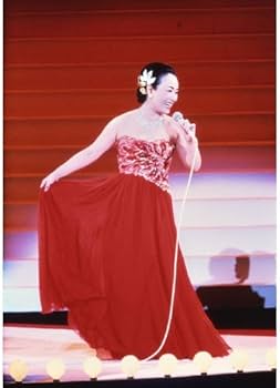 Amazon.co.jp: DVDBOOK 永遠の美空ひばり～紅白のすべてと伝説