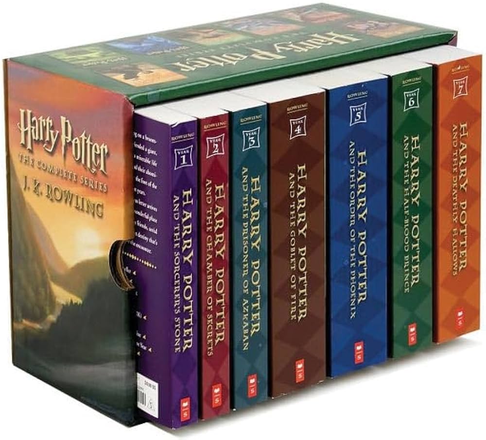 Harry Potter The Complete Series Paperback Box Set (Volumes 1-7