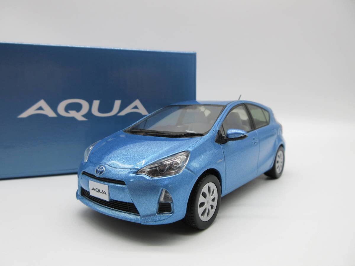 Amazon | 1/30 ミニカー アクア AQUA 前期 カラーサンプル 非売品