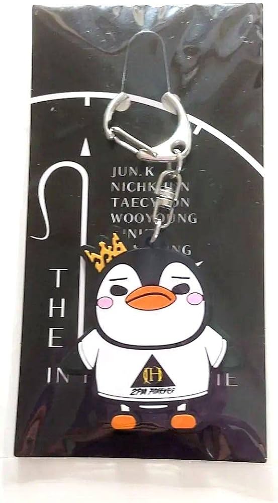 Amazon.co.jp: 2PM ジュノキーホルダー ペンペン 皇帝ペンギン : おもちゃ