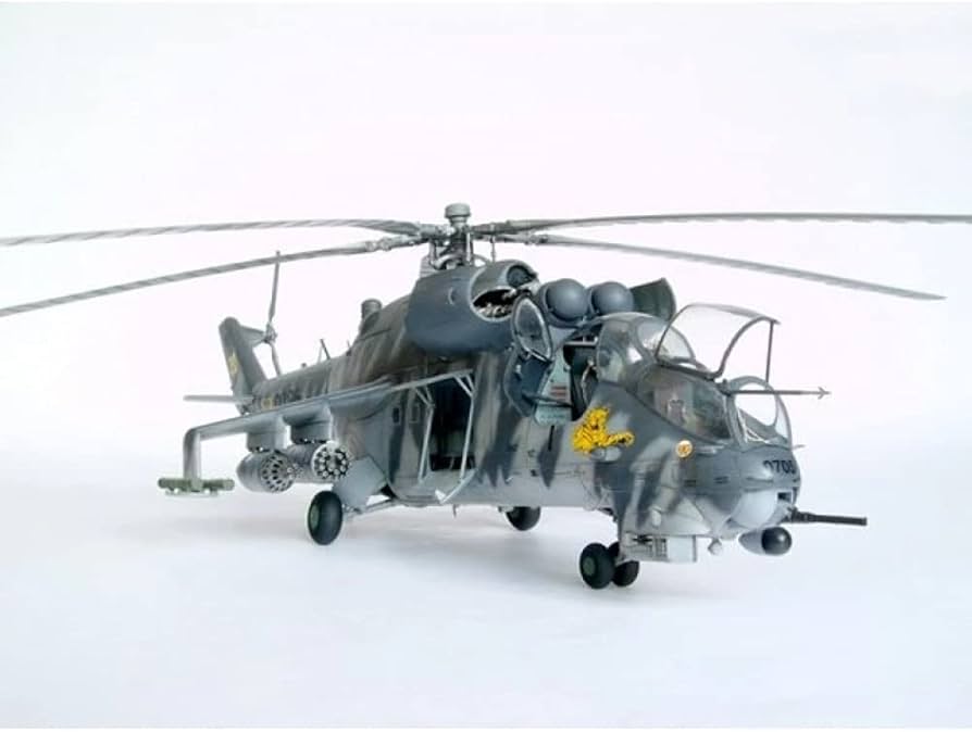 Amazon.com: Trumpeter 1/35 Scale Mill Mi24V Hind E Helicopter