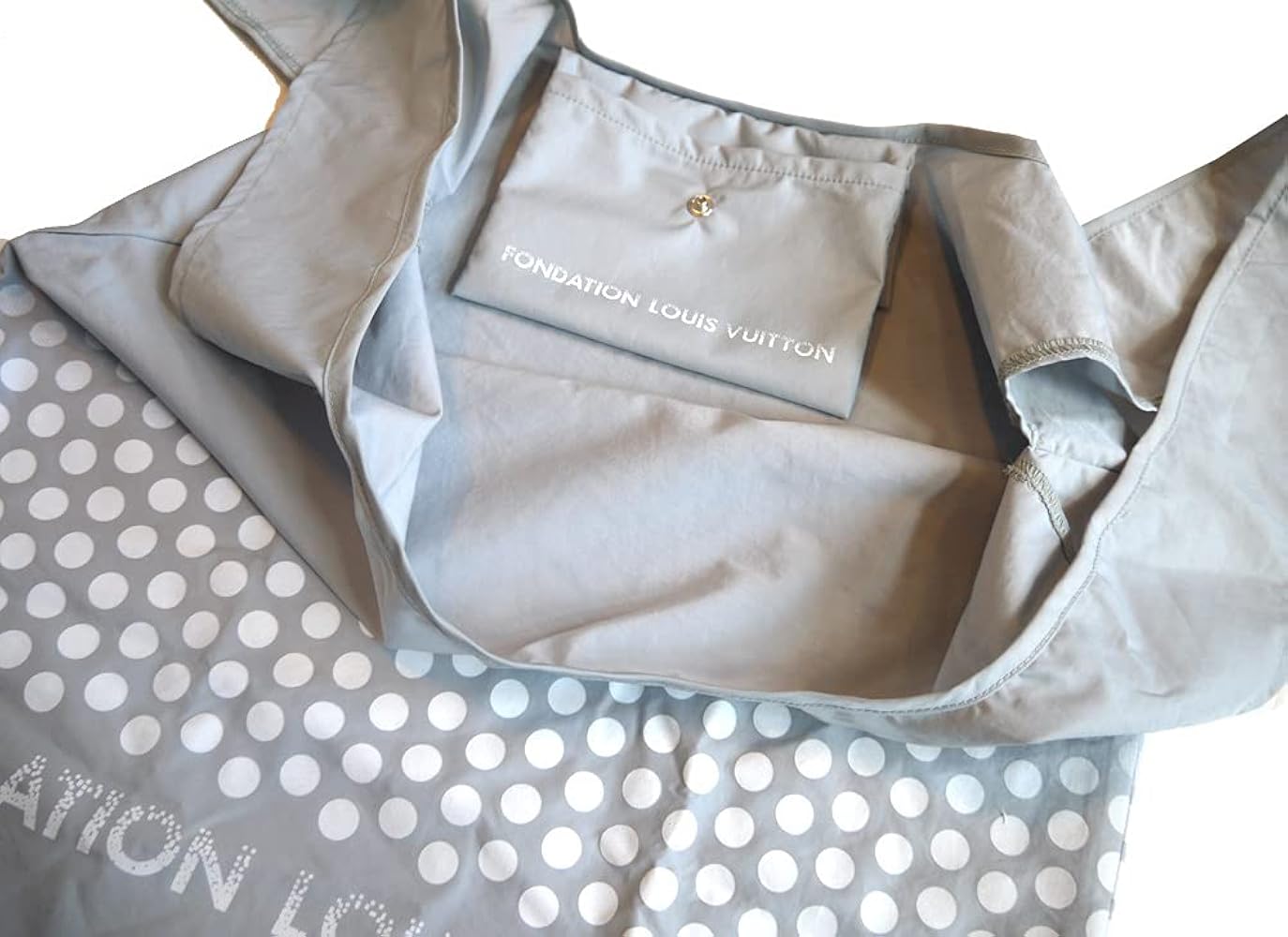 Amazon.co.jp: Fondation Louis Vuitton ルイヴィトン美術館 公式