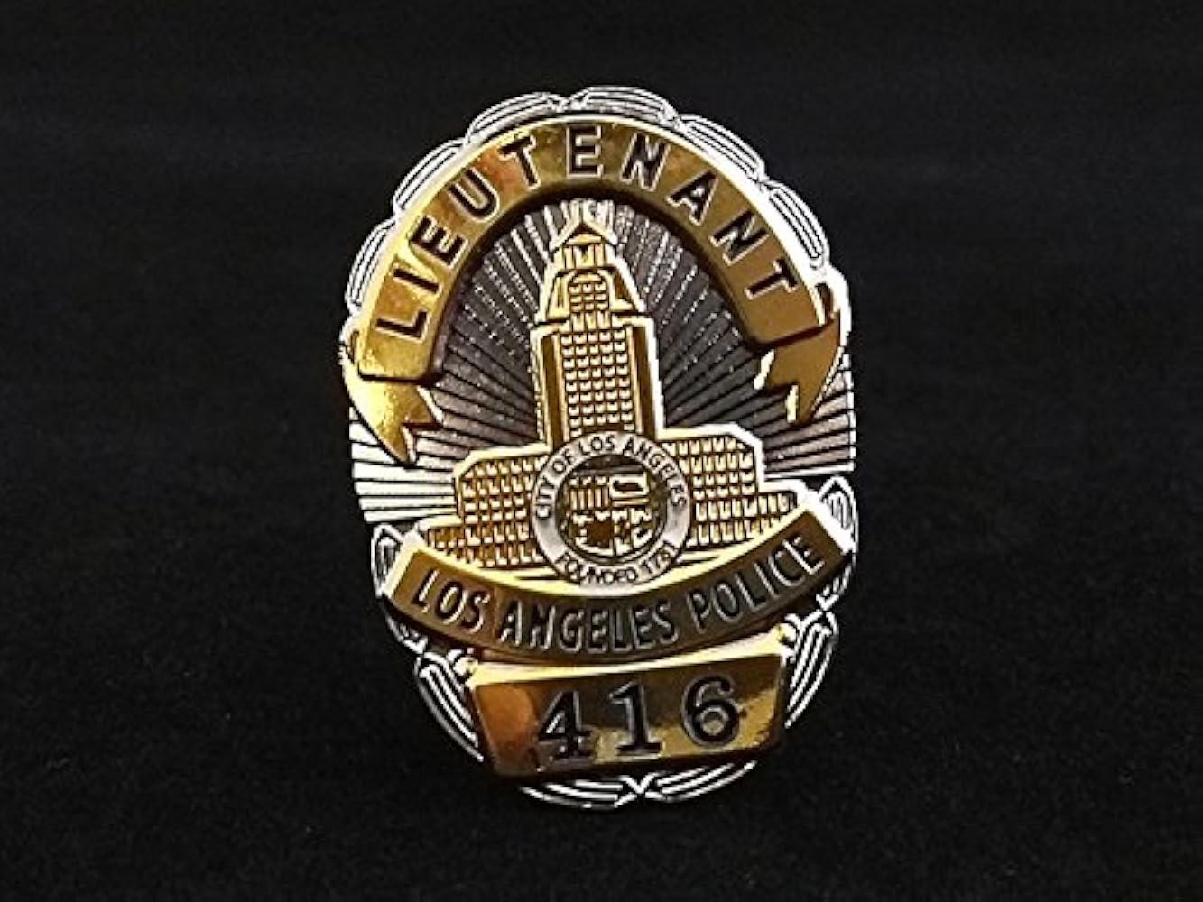 Amazon.co.jp: 刑事コロンボ ポリスバッジ型ピンバッジ ロサンゼルス