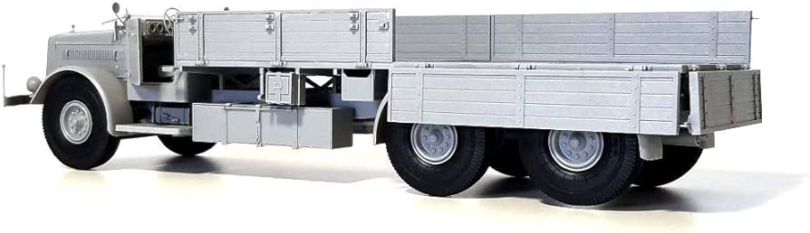 Amazon | ダス・ヴェルク 1/35 ドイツ軍 FAUN L900 トラック w/SdAh115