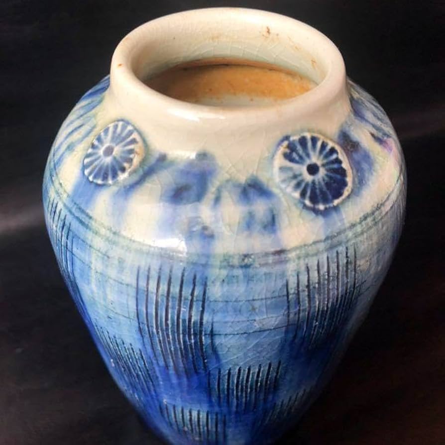 Amazon.co.jp: 究極の美古美術品、蔵から凄そうな青い壺が出て来ました