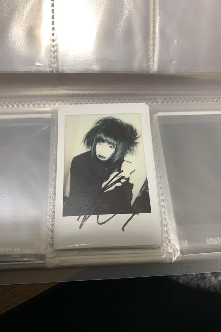 Amazon.co.jp: gulu gulu 哀 サイン入りチェキ : 文房具・オフィス用品