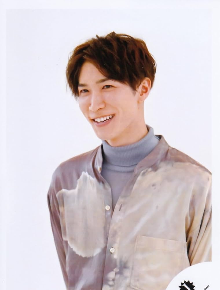 Amazon.co.jp: Snow Man 公式 生 写真（渡辺翔太）SM00700 : おもちゃ