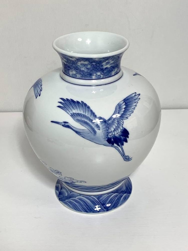 Amazon.co.jp: 宮内庁御用達深川製磁 美術有田焼 花瓶壺 白磁 宮窯染付