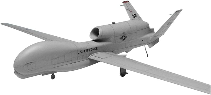Amazon | プラッツ 1/72 無人偵察機RQ-4B グローバルホーク プラモデル
