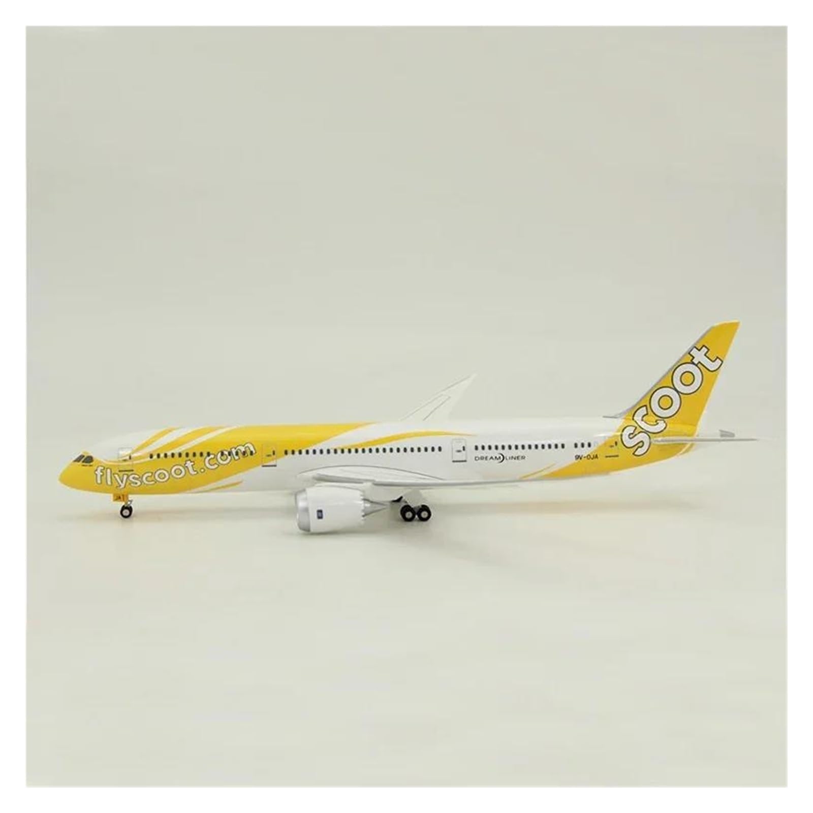 Amazon.co.jp: 航空機 B787-9 スクート航空シンガポール ABS 組み立て