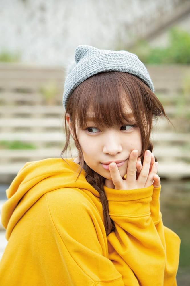 Amazon.co.jp: 小笠原茉由写真集『もったいない。』 : 佐賀 章広: 本