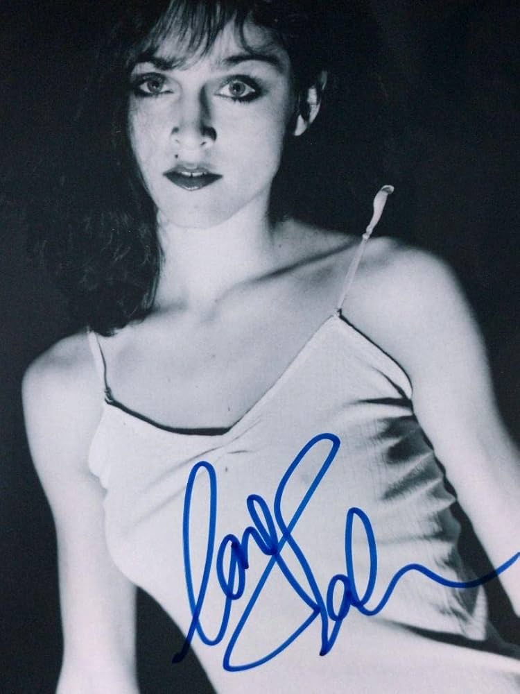 Amazon.co.jp: お宝…マドンナ直筆サイン入り超大型写真…Madonna…少女