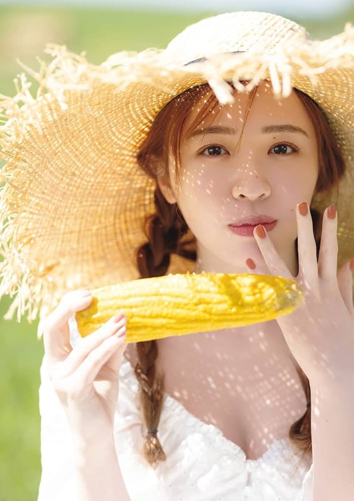 Amazon.co.jp: 乃木坂46 渡辺みり愛1st写真集「消極的な華やかさ