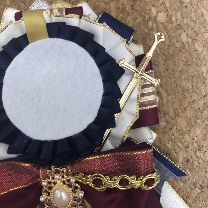 Amazon.co.jp: 朔間凛月 イベコレ缶バッジ ユーサネイジア モチーフ