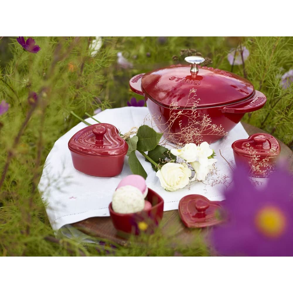 Amazon.co.jp: staub ストウブ 「 ハート ココット チェリー 20cm