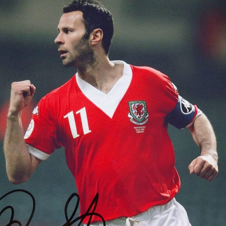 Amazon.co.jp: サッカー有名監督…ライアンギグス直筆サイン入り超大型