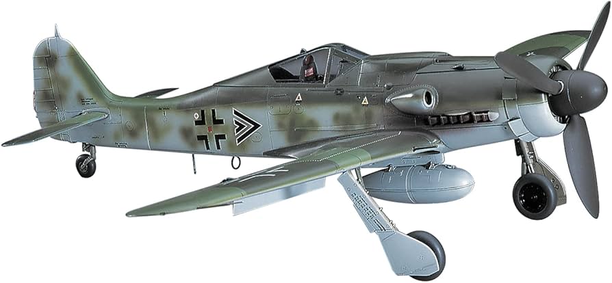 Hasegawa Fockewulf FW190D-9 Model Kit : Amazon.com.au: Toys & Games