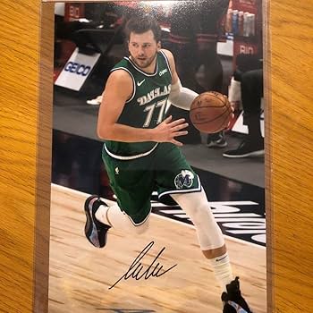 Amazon.co.jp: NBA ルカドンチッチ 直筆サイン : おもちゃ
