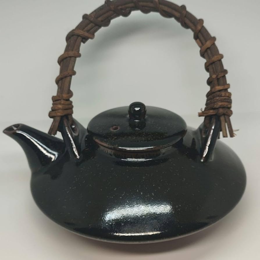 Amazon.co.jp: 薩摩焼 黒千代香 十四代 沈壽官 黒茶家 焼酎 燗酒用 酒