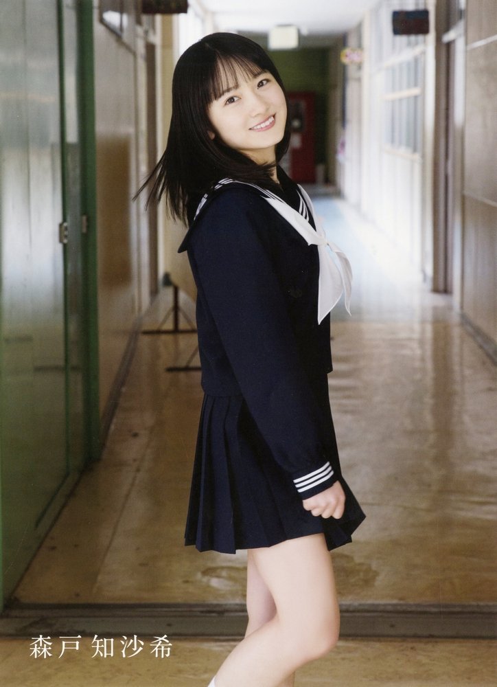 Amazon.co.jp: カントリー・ガールズ 森戸知沙希 ファースト写真集