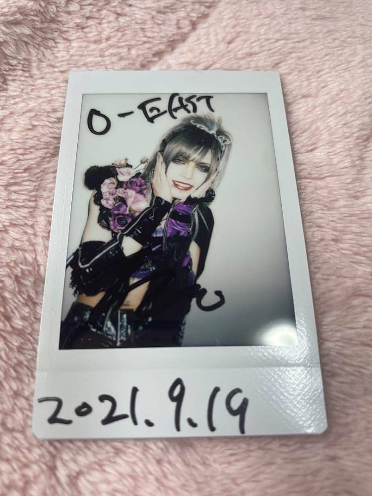 Amazon.co.jp: 0.1gの誤算 河村友雪 サイン入り チェキ Z : おもちゃ