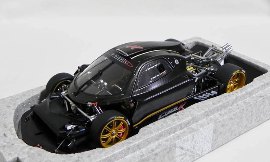Amazon | オートアート 1/18 パガーニ ゾンダ R カーボンファイバー