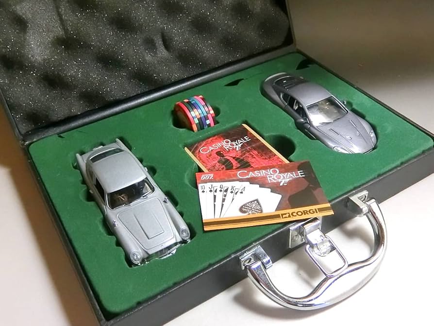 ミニチャンプス 007 カジノロワイヤル & 慰めの報酬 ミニカーセット