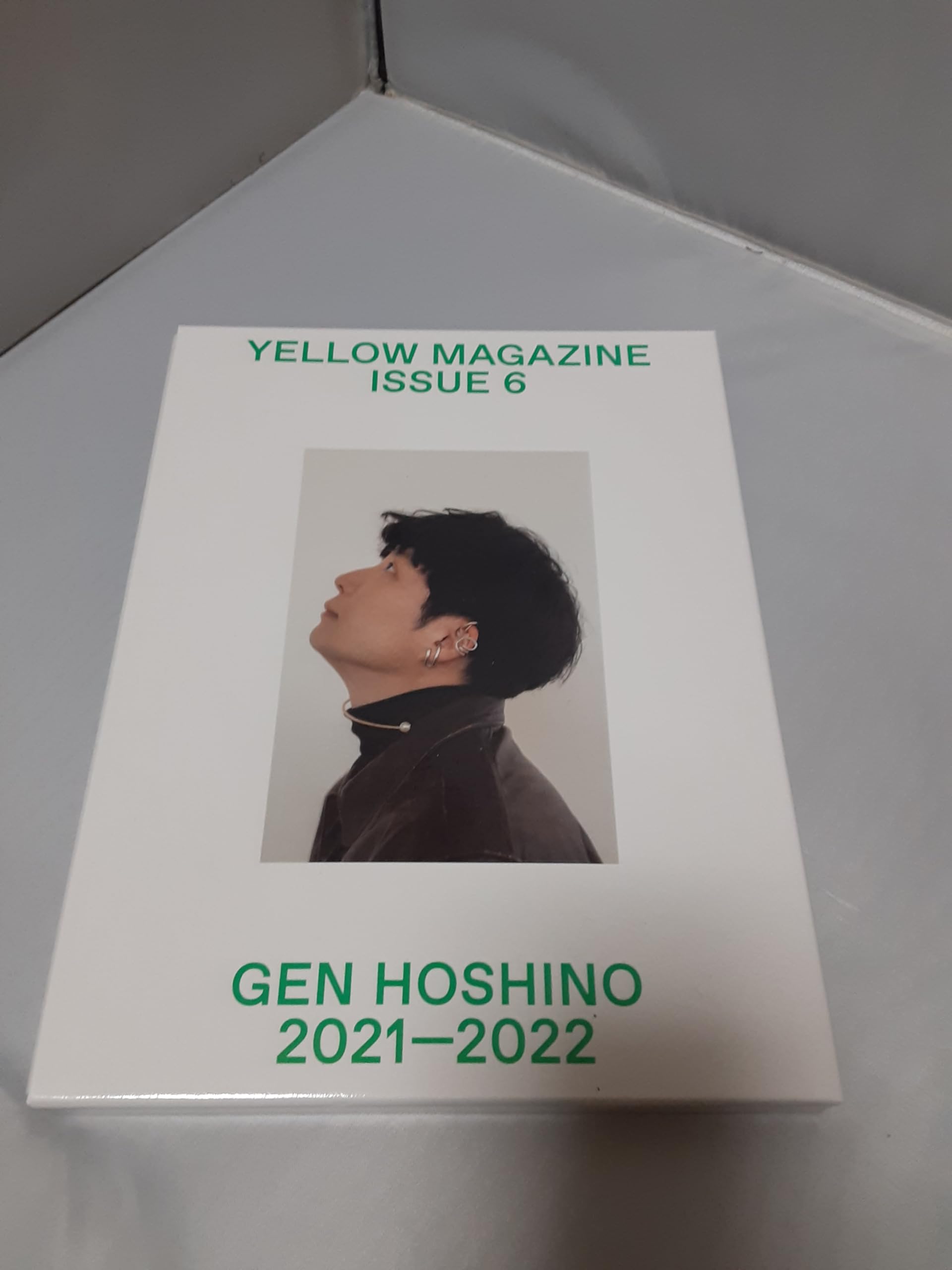 Amazon.co.jp: YELLOW MAGAZINE ISSUE 6 GEN HOSHINO 2021-2022 : 星野