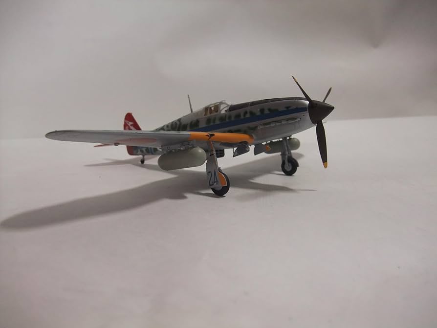 Amazon.co.jp: 完成品 日本陸軍 三式戦闘機 飛燕 48分の1サイズ