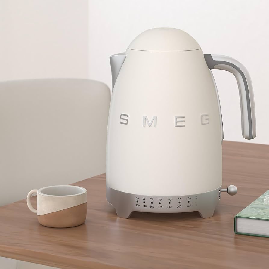 Amazon | Smeg 電気ケトル 1.7リットル KFL04 CRUS CR [並行輸入