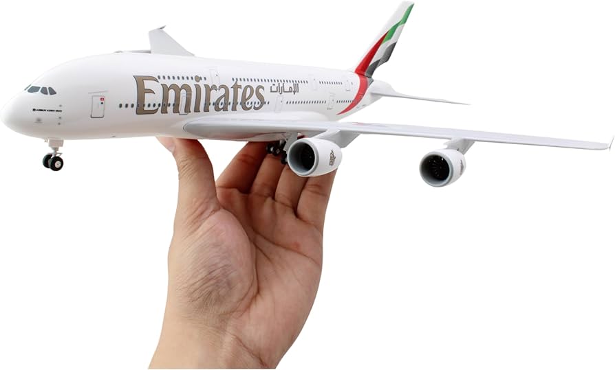 Amazon.co.jp: Daron SkyMarks Emirates A380-800 1/200 w/Gear