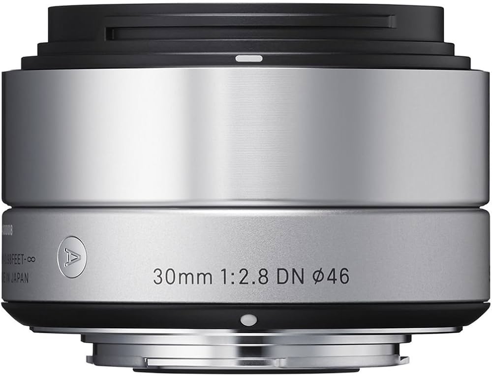 Amazon | SIGMA 交換レンズ 30mm F2.8 DN Silver マイクロフォーサーズ