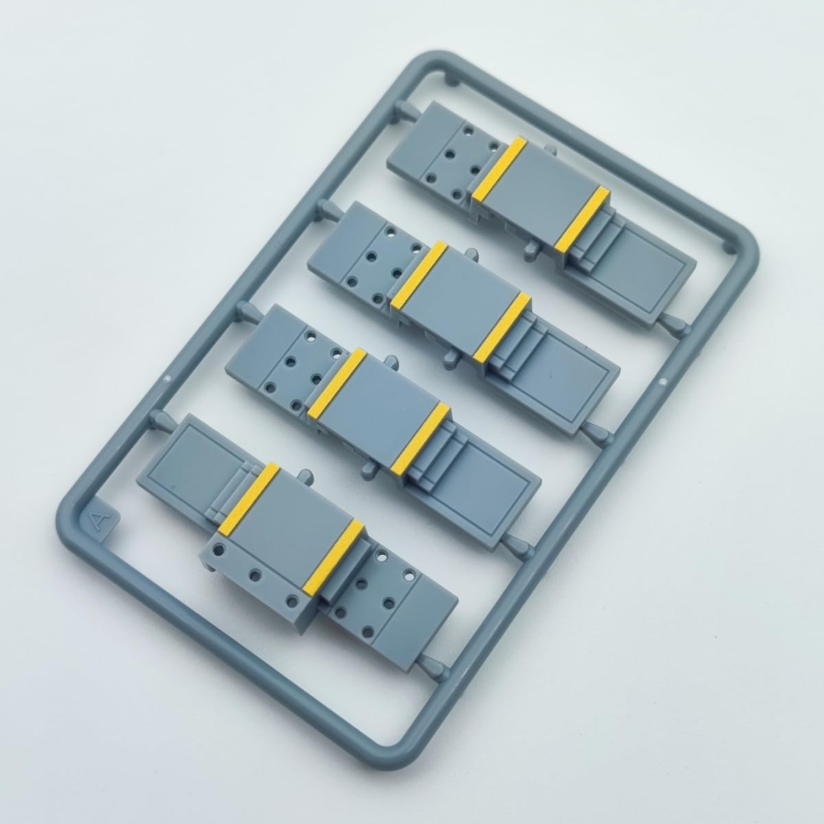 M016【B品】Nゲージやジオラマなどで使えるエッチングパーツ（ケース